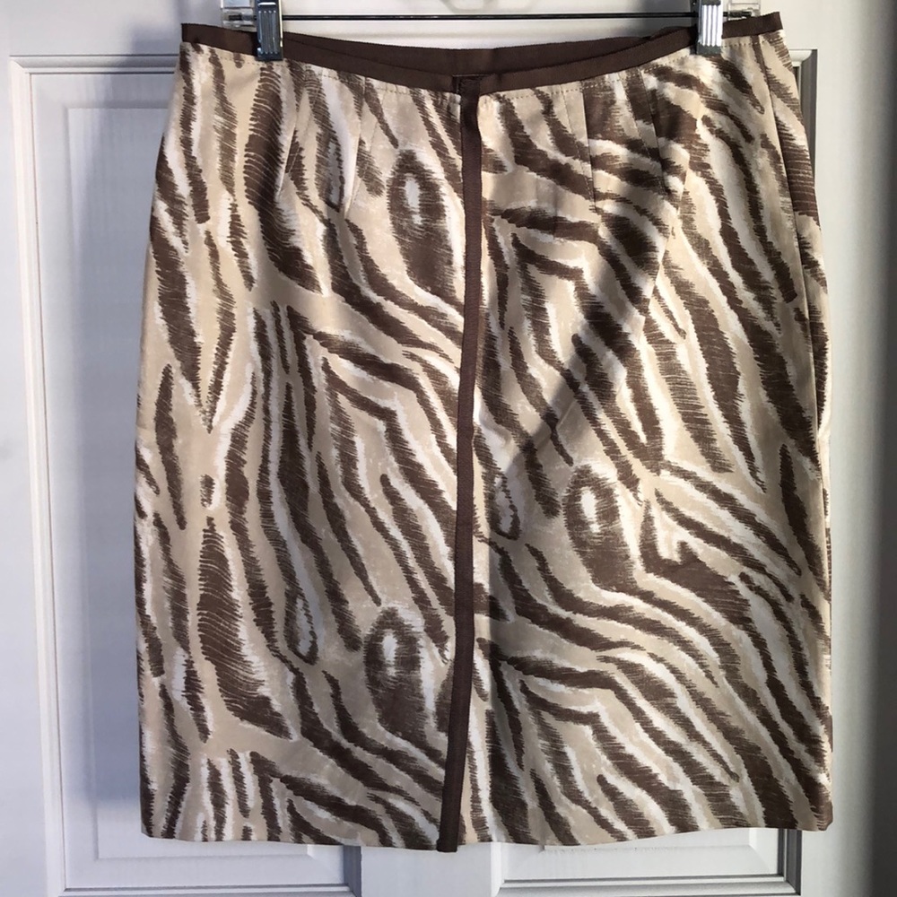 LOFT • Patterned Skirt - Picture 4 of 6